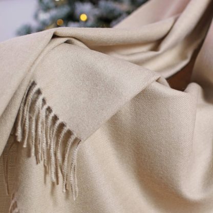 Alpaca blanket in beige color