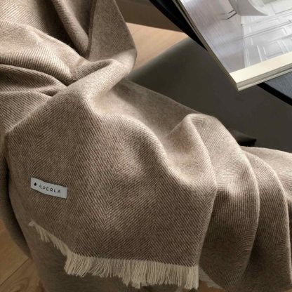 La Casita beige alpaca blanket