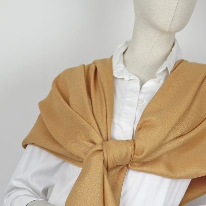Scarf made of alpaca and silk in caramel color