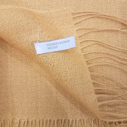 Soft shawl made of alpaca and silk