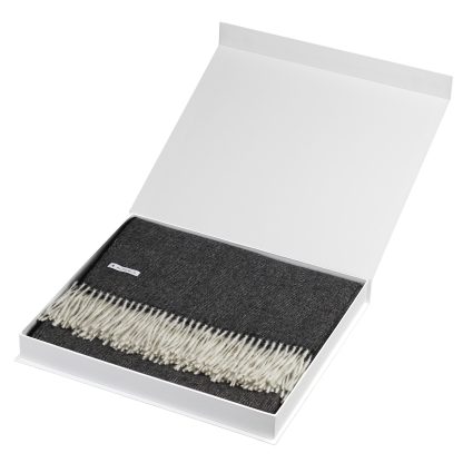 The most elegant alpaca blanket in black carbon tones