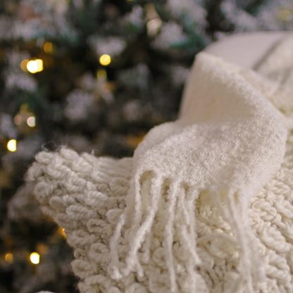 Set of alpaca blanket and decorative alpaca cushions