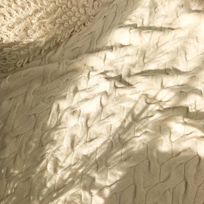 Thick alpaca wool blanket