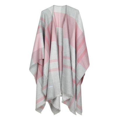 Chicama Rosa alpaca poncho in a shade of pink and gray