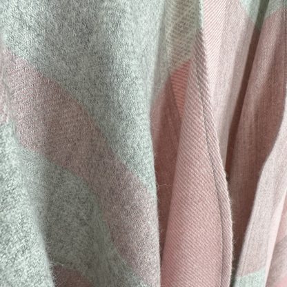Chicama Rosa poncho alpaca without admixtures